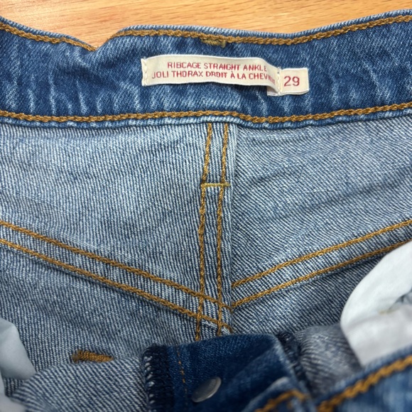 Levi’s Ribcage Straight Ankle Jeans - Picture 5 of 15